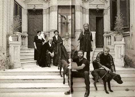 parenti versace|versace family.